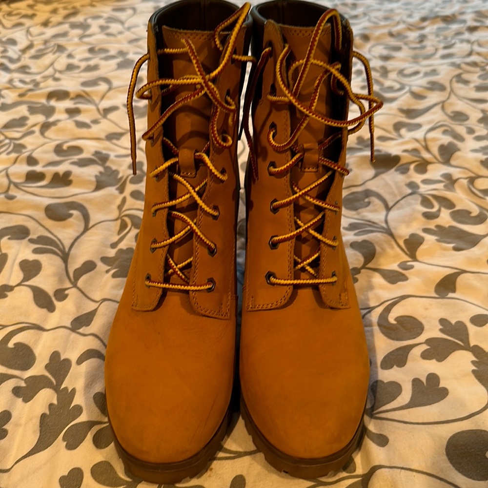 Timberland high heel tie up utility boots with OrthoLite